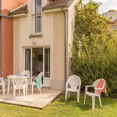 Chic Base With Pool In Branville